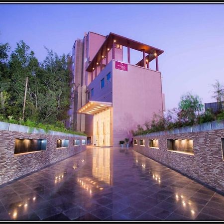 Regenta Central Grand Exotica Pimpri-Chinchwad Exteriör bild