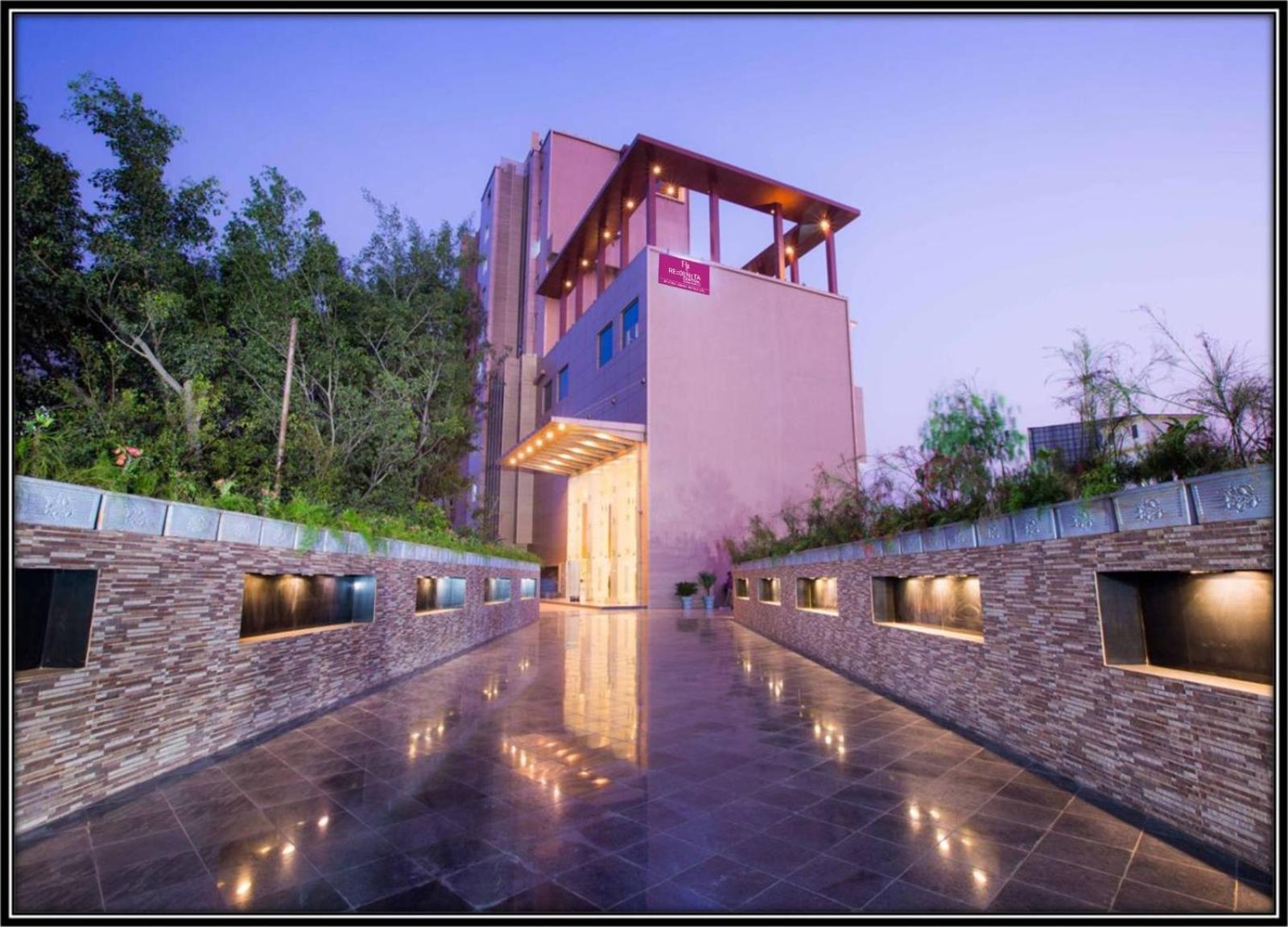 Regenta Central Grand Exotica Pimpri-Chinchwad Exteriör bild