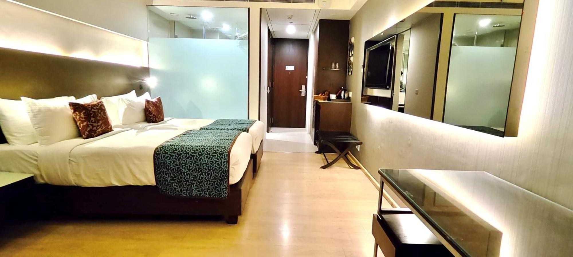Regenta Central Grand Exotica Pimpri-Chinchwad Exteriör bild