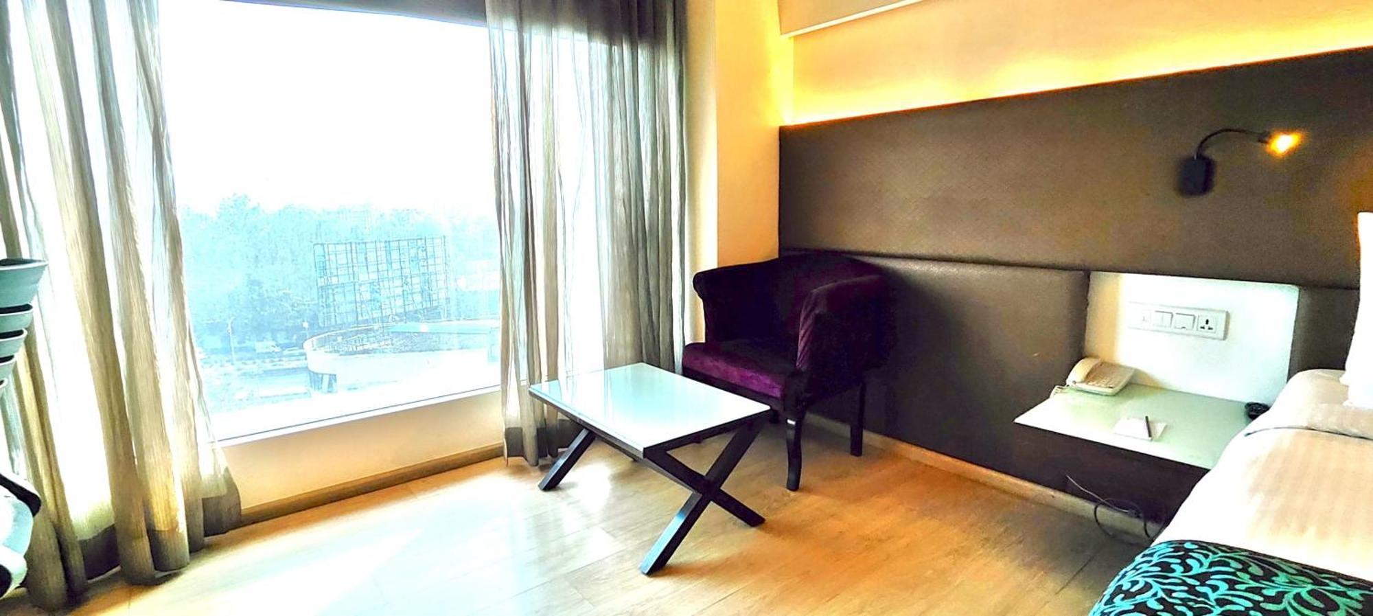 Regenta Central Grand Exotica Pimpri-Chinchwad Exteriör bild