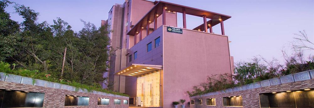 Regenta Central Grand Exotica Pimpri-Chinchwad Exteriör bild